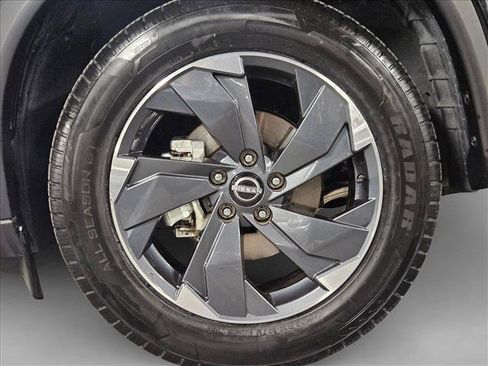 Used 2024 Nissan Rogue SV AWD/4WD image 22