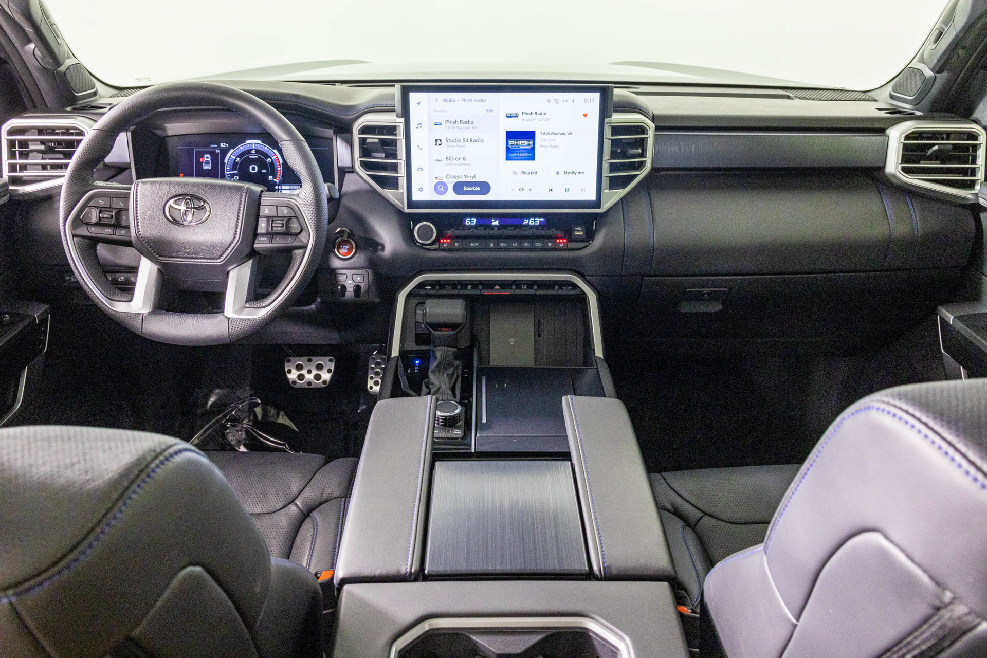 Used 2025 Toyota Tundra Platinum w/ TRD Off-Road Package AWD/4WD image 25