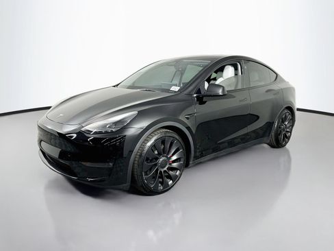 Used 2023 Tesla Model Y Performance AWD/4WD image 3