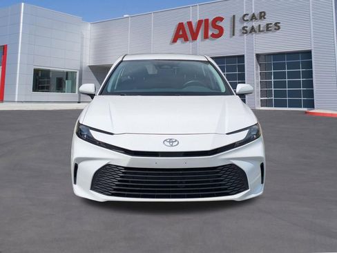 Used 2025 Toyota Camry LE image 2