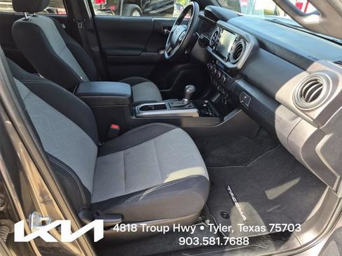 Used 2023 Toyota Tacoma TRD Off-Road AWD/4WD image 11