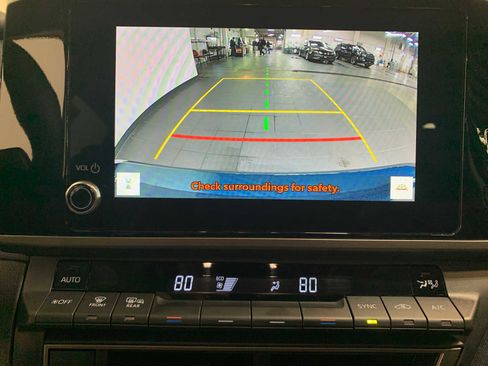 Used 2025 Toyota Camry LE w/ Convenience Package FWD image 5
