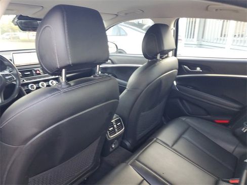 Used 2022 Genesis G70 2.0T image 28