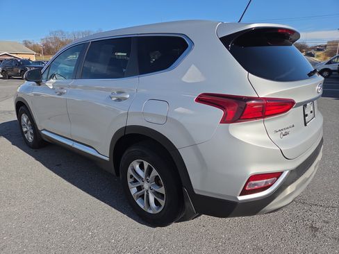 Used 2019 Hyundai Santa Fe SE image 5
