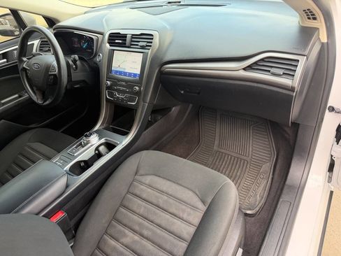 Used 2019 Ford Fusion SE image 26