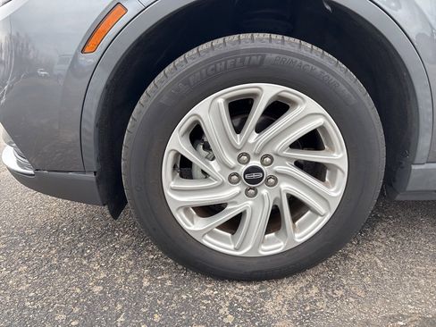 Used 2021 Lincoln Corsair AWD w/ Rear Removable Package Tray image 4