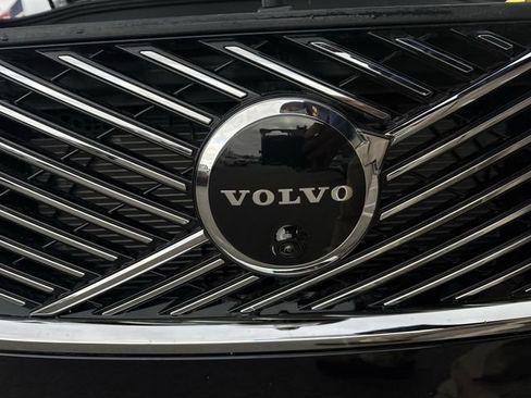 New 2026 Volvo XC90 B6 Plus w/ Protection Package Premier AWD/4WD image 32