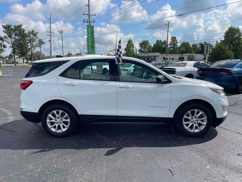Used 2019 Chevrolet Equinox LS FWD image 9