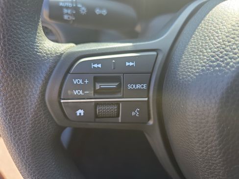 Used 2023 Honda HR-V LX image 17