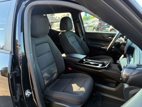 Used 2025 Chevrolet Equinox LT FWD image 35