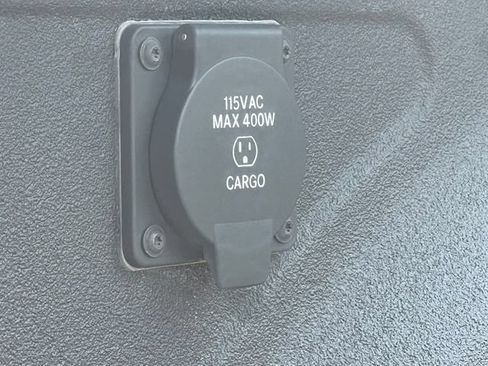 Used 2025 RAM 2500 Laramie AWD/4WD image 9