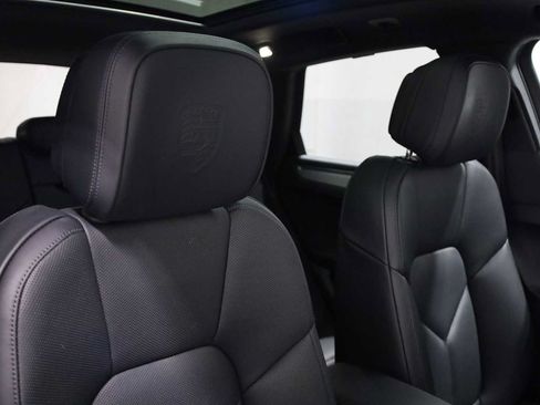 Certified 2026 Porsche Macan AWD/4WD image 22
