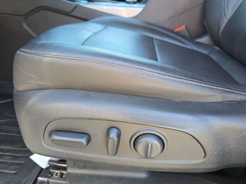 Used 2019 Chevrolet Blazer LT w/ Sound & Technology Package FWD image 32