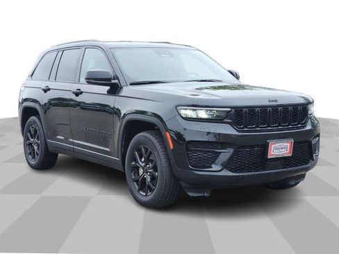 Used 2024 Jeep Grand Cherokee Altitude AWD/4WD image 1