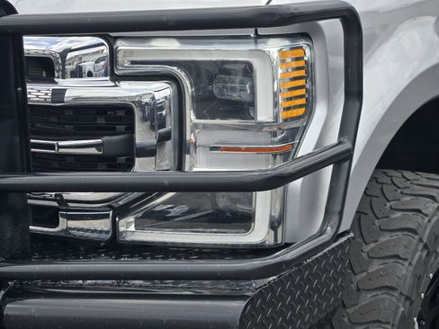 Used 2022 Ford F350 Lariat w/ Lariat Ultimate Package AWD/4WD image 10