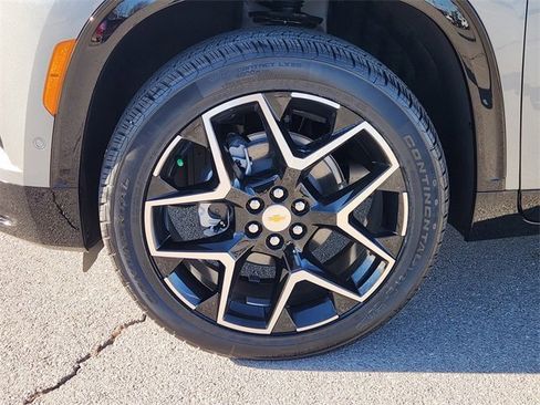 New 2026 Chevrolet Traverse High Country w/ LPO, Floor Liner Package image 13