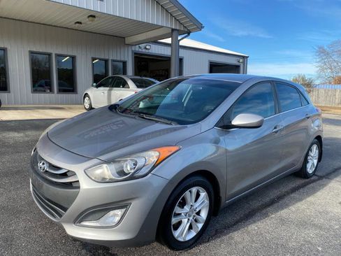 Used 2013 Hyundai Elantra GT image 2
