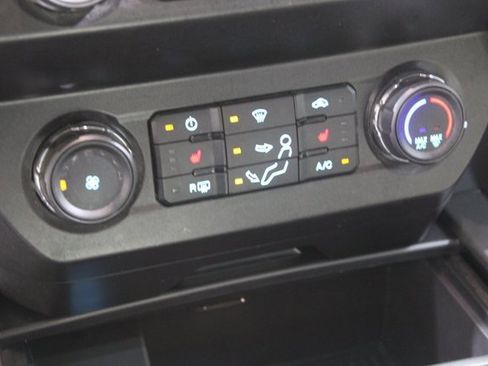 Used 2019 Ford F250 XLT w/ XLT Premium Package image 14