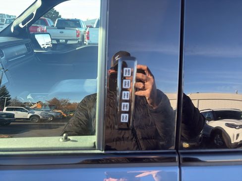 Used 2023 Ford F150 Lightning Lariat image 10