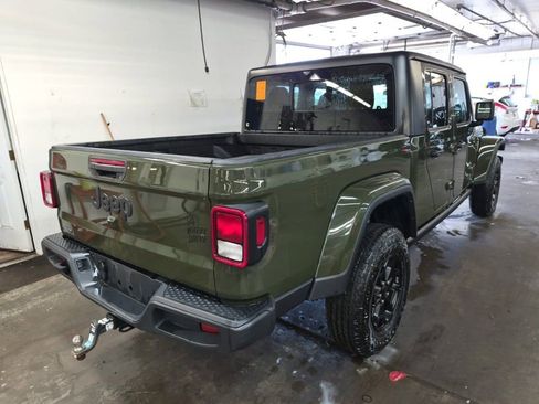 Used 2022 Jeep Gladiator Sport AWD/4WD image 5