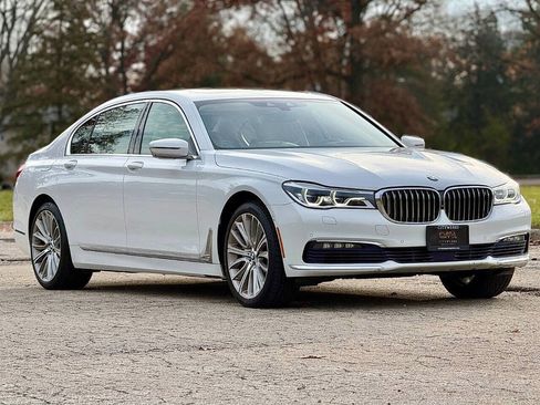 Used 2016 BMW 750i xDrive image 6