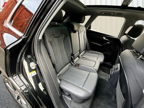 Used 2025 Audi Q5 2.0T Premium Plus w/ Premium Plus Package image 25