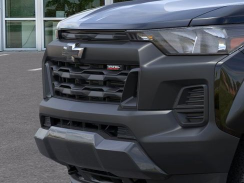New 2026 Chevrolet Colorado Trail Boss w/ Midnight Edition AWD/4WD image 16