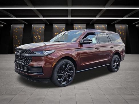 New 2027 Lincoln Navigator Reserve RWD image 4