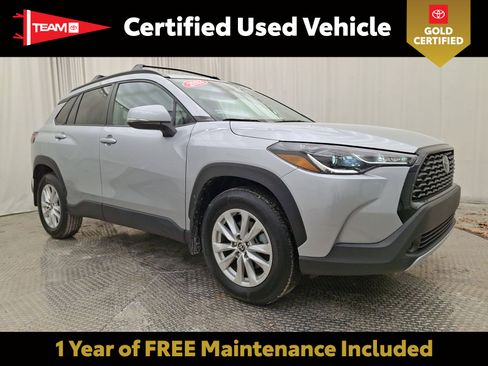 Certified 2023 Toyota Corolla Cross LE image 1