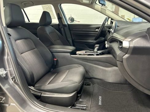 Used 2024 Nissan Altima 2.5 SV AWD/4WD image 12