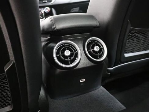 Used 2017 Alfa Romeo Giulia AWD image 29