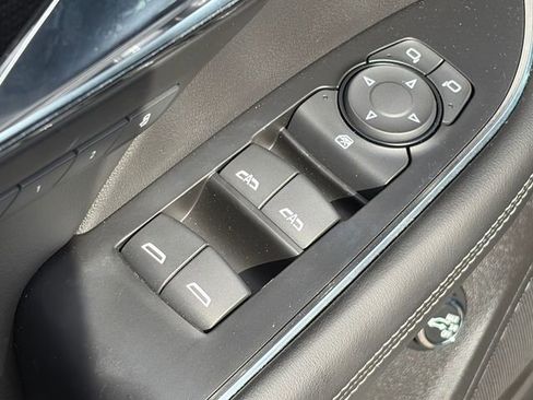 Used 2023 Buick Envision Essence FWD image 20