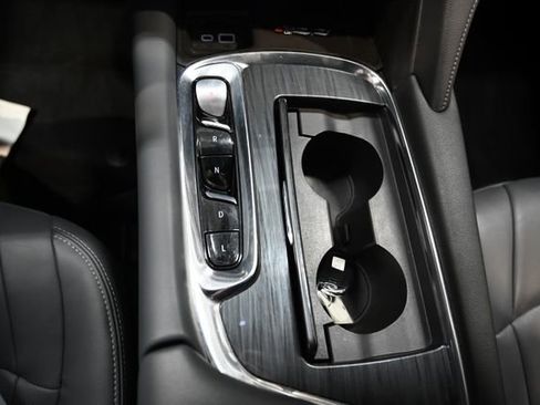 Used 2023 Buick Enclave Essence w/ LPO, Touring Package image 21