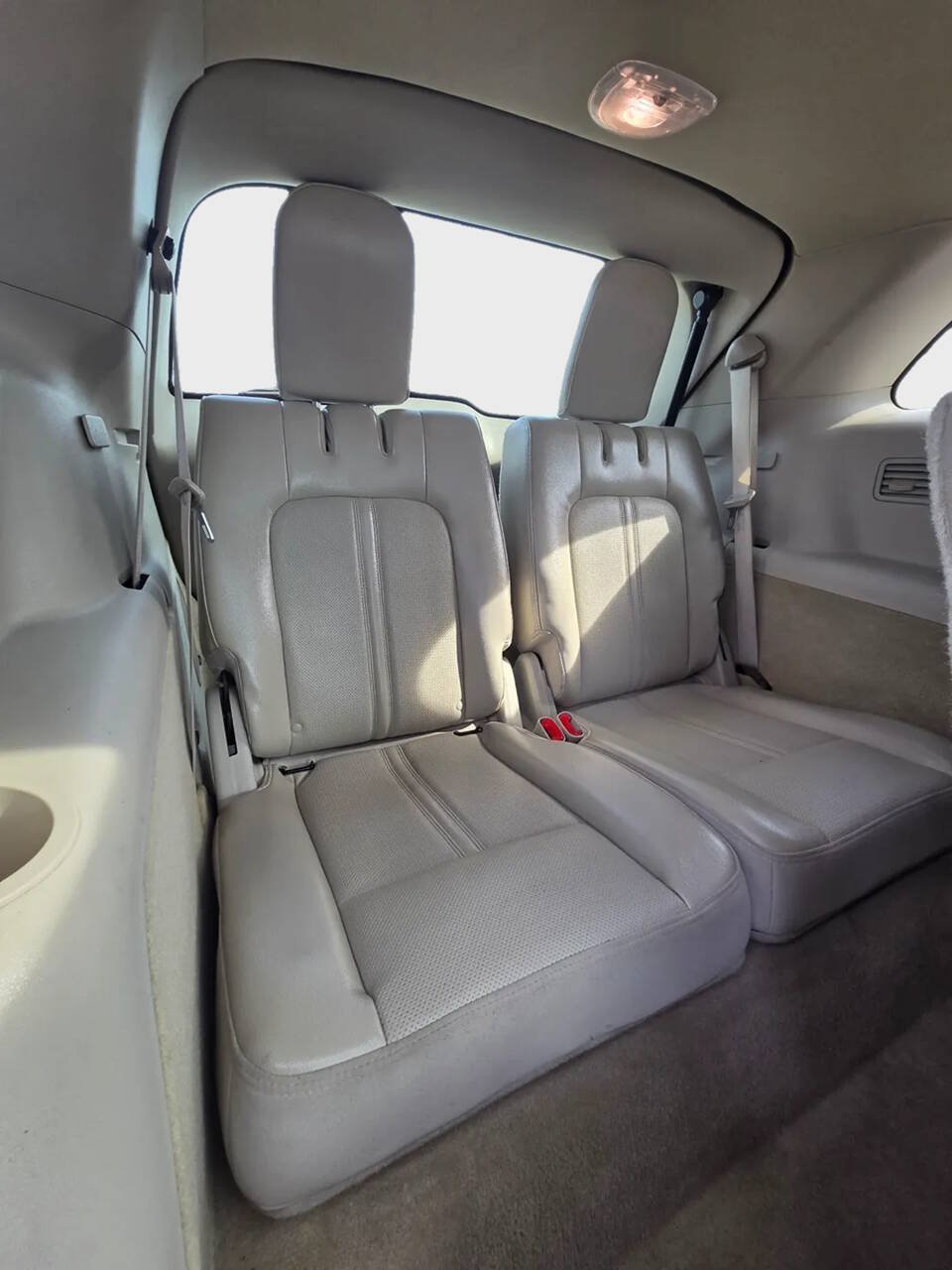 Used 2012 Lincoln MKT AWD image 15