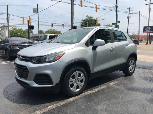 Used 2018 Chevrolet Trax LS FWD image 4