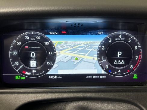 Used 2019 Land Rover Range Rover Velar R-Dynamic SE image 18