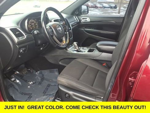 Used 2020 Jeep Grand Cherokee Laredo image 14