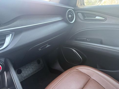 Used 2023 Alfa Romeo Stelvio Ti image 26