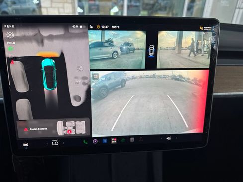 Used 2024 Tesla Model Y Long Range AWD/4WD image 27