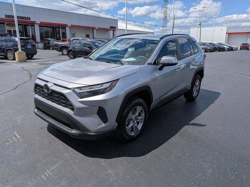 Certified 2022 Toyota RAV4 XLE AWD/4WD image 4