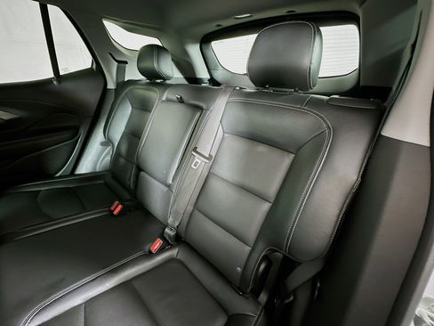 Used 2023 GMC Terrain SLT image 22