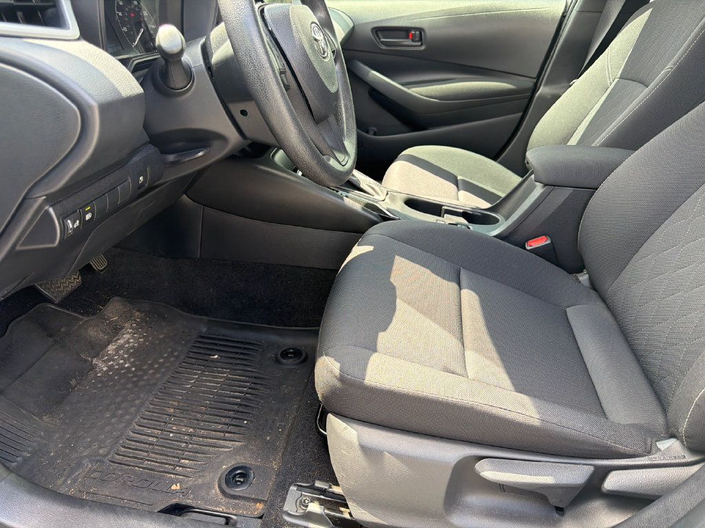 Used 2023 Toyota Corolla LE FWD image 17