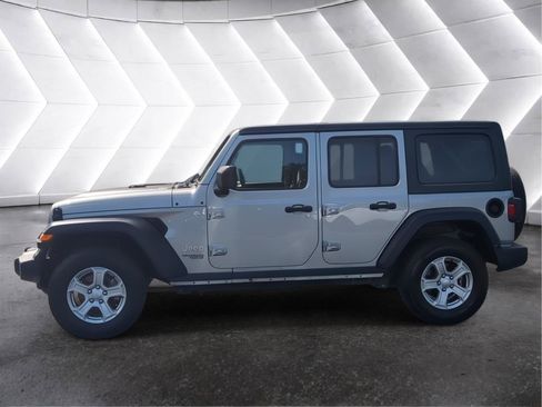 Used 2018 Jeep Wrangler Unlimited Sport S AWD/4WD image 3