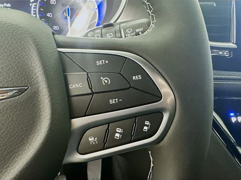 Used 2026 Chrysler Pacifica Select AWD/4WD image 13