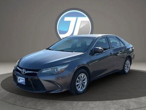 Used 2015 Toyota Camry SE image 13