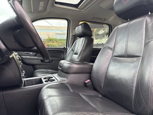 Used 2012 Chevrolet Silverado 2500 LTZ w/ LTZ Plus Package image 29