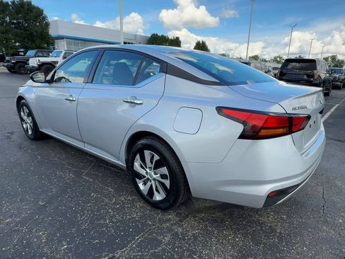 Used 2024 Nissan Altima 2.5 S FWD image 6
