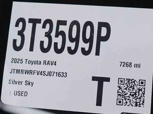 Used 2025 Toyota RAV4 XLE image 30