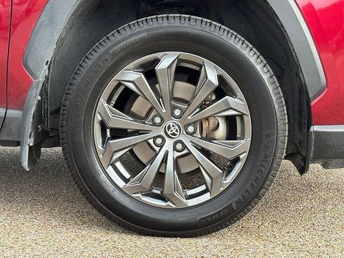 Certified 2024 Toyota RAV4 XLE Premium AWD/4WD image 9
