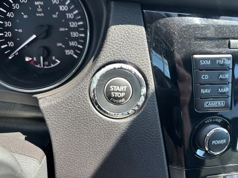 Used 2017 Nissan Rogue SL AWD/4WD image 32